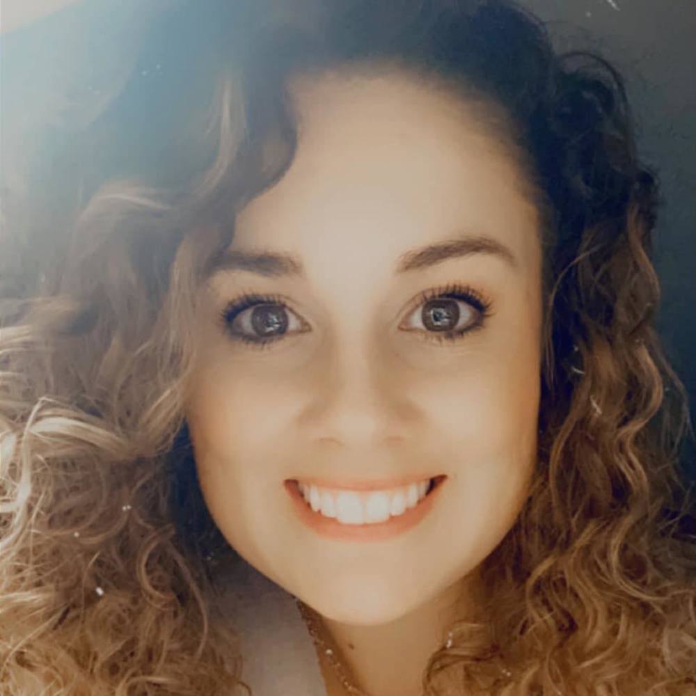 Meet your Posher, Shenia